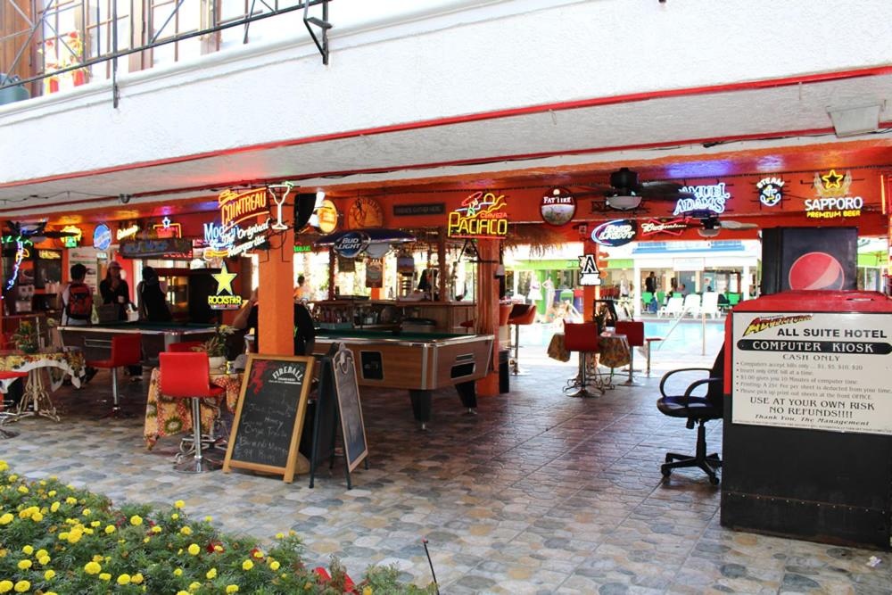 Tradewinds Airport Hotel Image 12