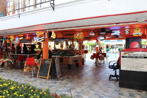 Tradewinds Airport Hotel image 12