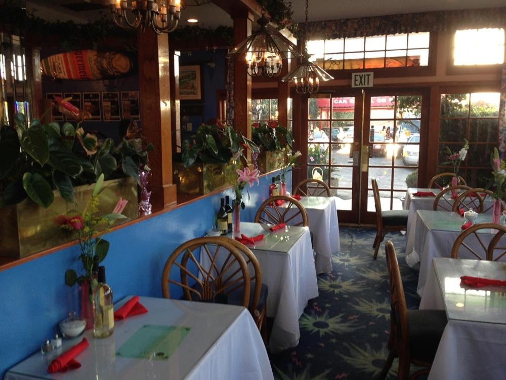 Tradewinds Airport Hotel Main image