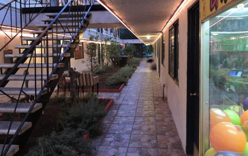 Tradewinds Airport Hotel